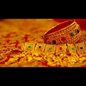 Meet your Posher, Posh